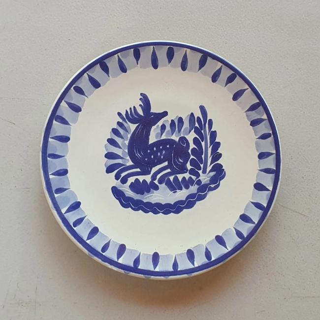  200407-03-mexican-plates-talavera-pottery-folk-art-hand-thrown-amazon-gorky-workshop-deer-motive