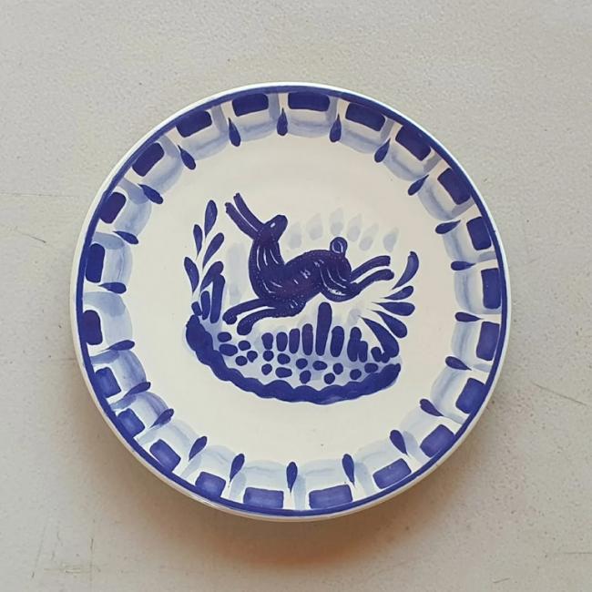  200407-04-mexican-plates-talavera-pottery-folk-art-hand-thrown-amazon-gorky-workshop-rabbit-motive