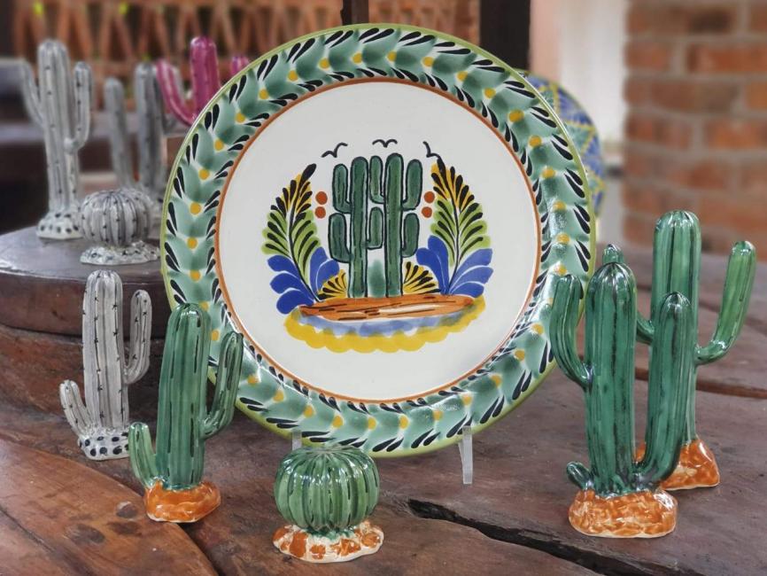  200506-31-mexican-plates-cactus-motives-texas-table-decor-ceramic-hand-made-mexico