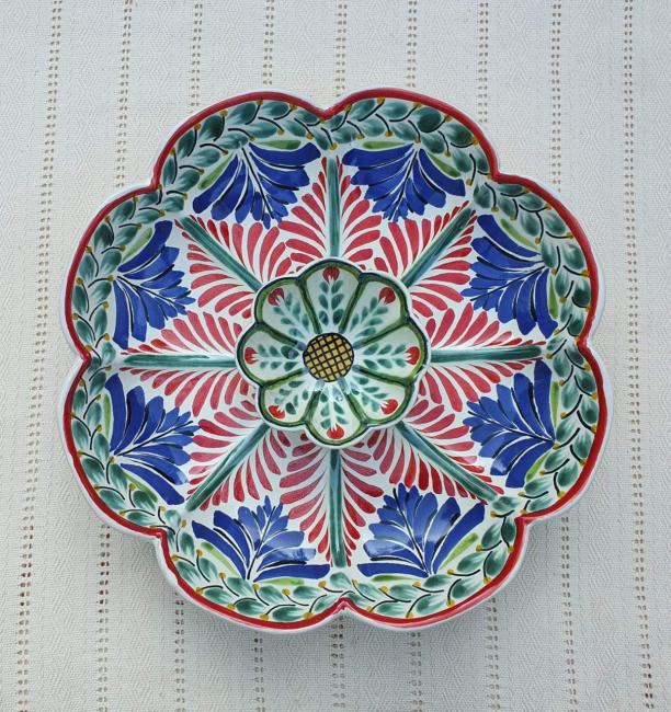  200619-01-mexican-ceramic-pottery-tortilla-chip-with-deep-cheese-hand-painted-talavera-majolica-hand-made-mexico