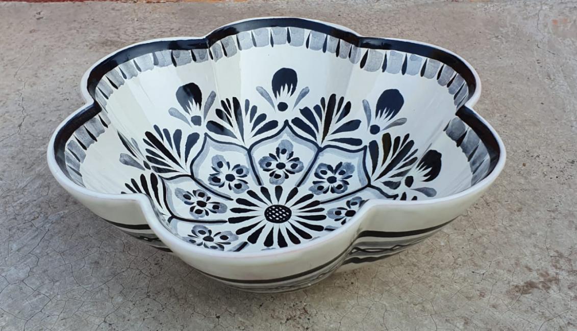  mexican ceramic mexican potttery folk art talavera Gorky Gonzalez Flower Salad Bowl<br>Black and White