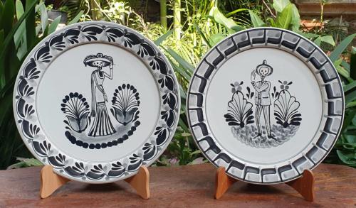  catrina-plates-traditions-dayofthedeath-mexicanculture-ceramics-handmade-handpainted-mexicanpottery-gorkypottery-tradicional-decoration-kitchen-tabletop-tablesettings-tebalesetup