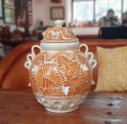 decorative-vase-reliefe-handmade-mexico-terracota-interiordecor-homedecor-interiodesign-amazon-etsy-majolica