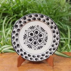 flower-plates-cooking-ceramics-blackandwhite