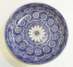 mexican-wall-platters-hand-painted-hand-wheel-folk-art-blue-talavera-majolica-morisco-v-pattern-gorky-workshop