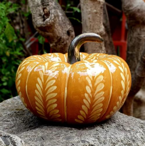  decorative-ceramics-pumpkin-handcrafts-decor-halloween-handthrown-art