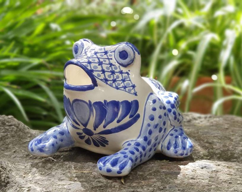  frog-planter-macetarana-handmade-hand-painted-mexican-pottery-garden-gifts-amazon-ceramic-talavera-interiordesign