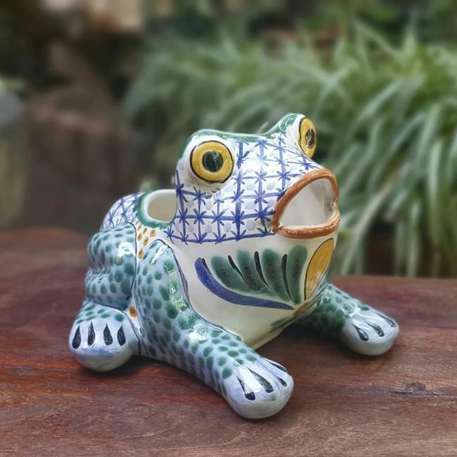  handcrafts-planter-flower-pot-frog-figure-handpainted-mexico-folk-art-garden-interiodecor-gifts-momday-amazon