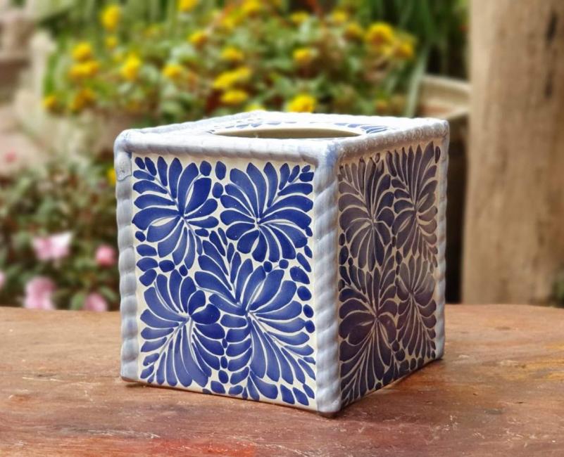  kleenex-cover-box-tissuebox-bathroom-accesories-clean-nose-handthowrn-handmade-hand-painted-mexican-pottery-ceramics-decor-healthcare-talavera