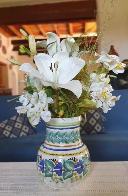  mexican+flower+vase+pottery+hand+thrown+majolica+decorative+jar+home+and+garden+gorky+worshop+guanajuato+3