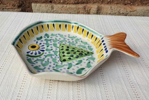  mexican-ceramic-fish-snack-plate-tableware-tabledecor-handcrafts-mexico-folk-art-amazon