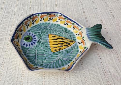  mexican-ceramic-fish-snack-plate-tableware-tabledecor-handcrafts-mexico-folk-art-handpainted