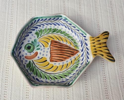 mexican-ceramic-fish-snack-plate-tableware-tabledecor-handcrafts-mexico-folk-art-handpainted
