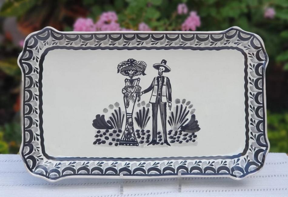 mexican-ceramic-pottery-serving-tray-platter-catrina-black-majolica-hand-painted-halloween-motives-hand-made-mexico-tabledecor