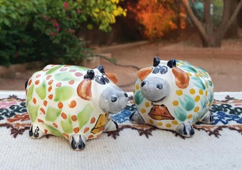  mexican-crafts-salt-pepper-shaket-tableware-decor-cow-figure-gifts