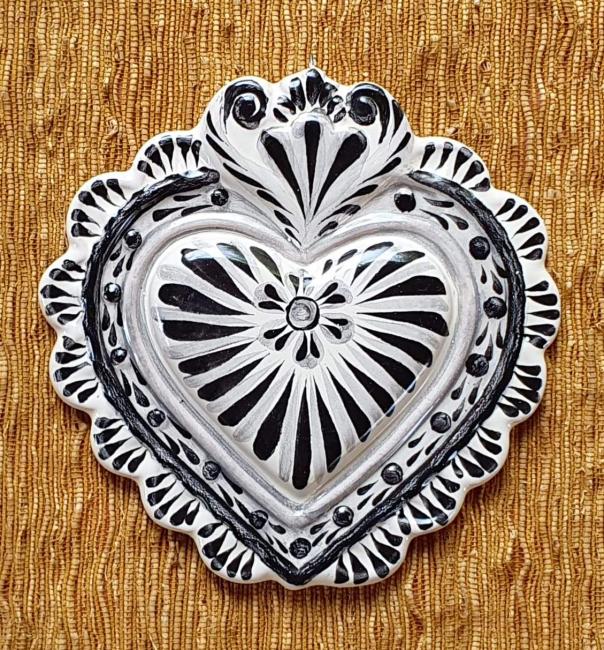  mexican-ornament-love-heart-red-hand-crafts-pottery-hand-made-mexico-decorative-christmas-nativity-talavera-majolica-black