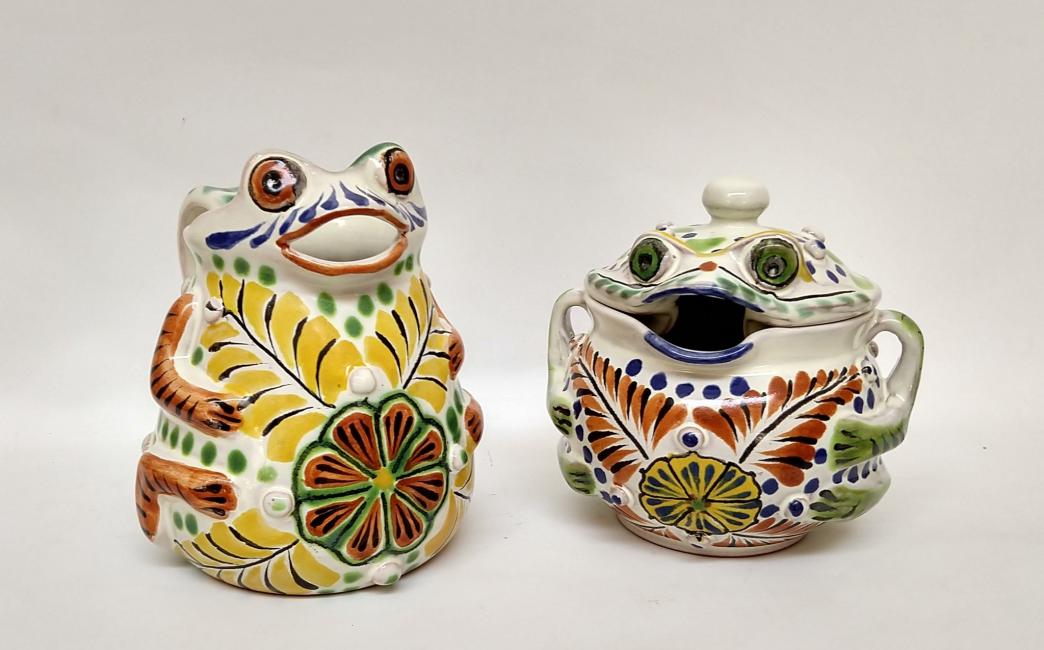 mexican-pottery-ceramic-majolica-tableware-frog-sugar-and-creamer-hand-made-mexico-multicolors