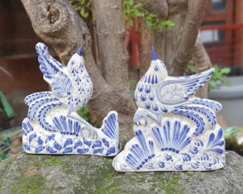  talavera-decorative-bird-table-hancrafts-talavera-majolica-handmade-mexico-blue